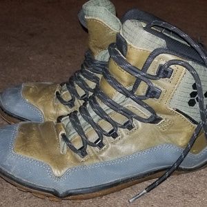 Vivo Barefoot Womens hiking boots size 7.5